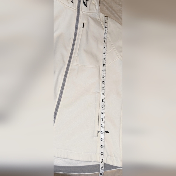 Women's Softshell Jacket - Picture 8 of 12